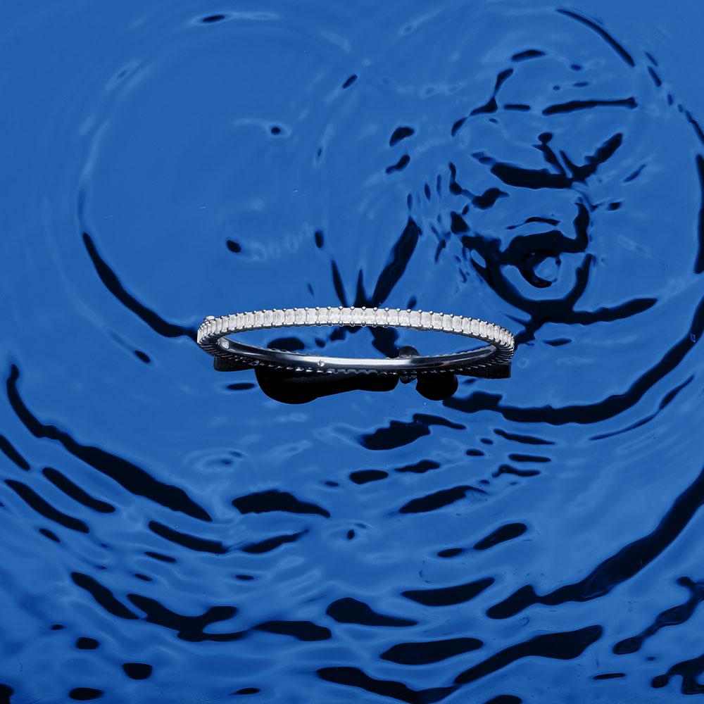 Eclat Dainty Bangle