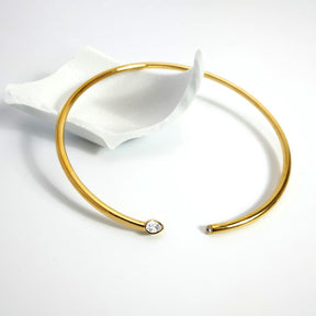 Open Choker with Pear